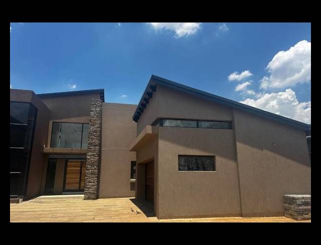 7 BEDROOM HOUSE FOR SALE IN KEMPTON PARK